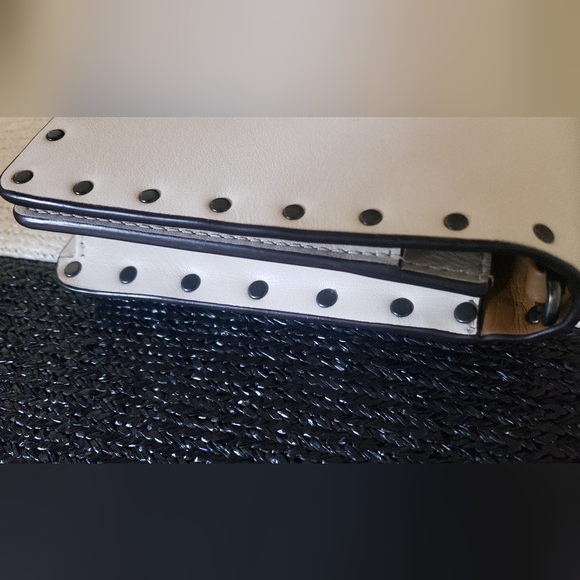 💫Hayden Foldover Crossbody Clutch With Rivets. - Picture 11 of 13